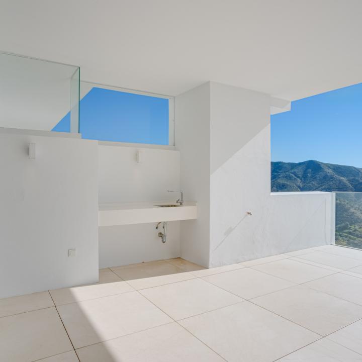 Beautiful two bedroom, south east facing apartment located in the exclusive Urbanisation Palo Alto Picture 15