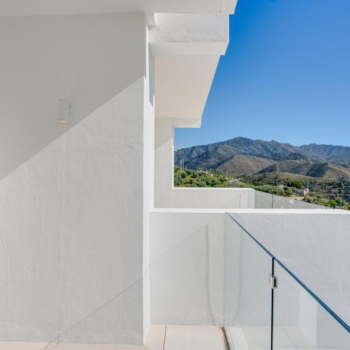 Beautiful two bedroom, south east facing apartment located in the exclusive Urbanisation Palo Alto Picture 16