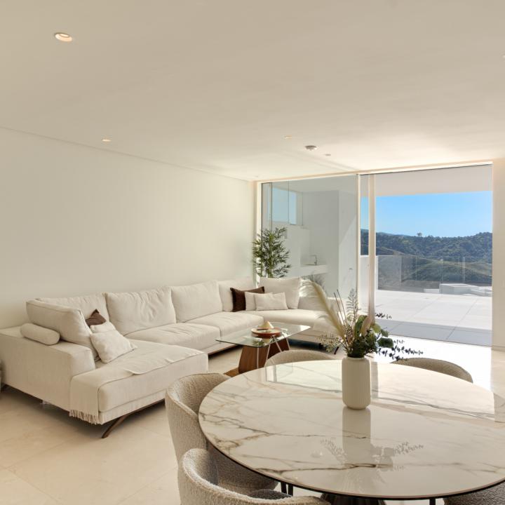 Beautiful two bedroom, south east facing apartment located in the exclusive Urbanisation Palo Alto Picture 1