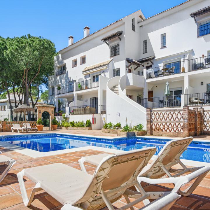 Spacious four-bedroom, duplex penthouse in the Los Pinos de Aloha complex, Nueva Andalucía, Marbella Picture 5