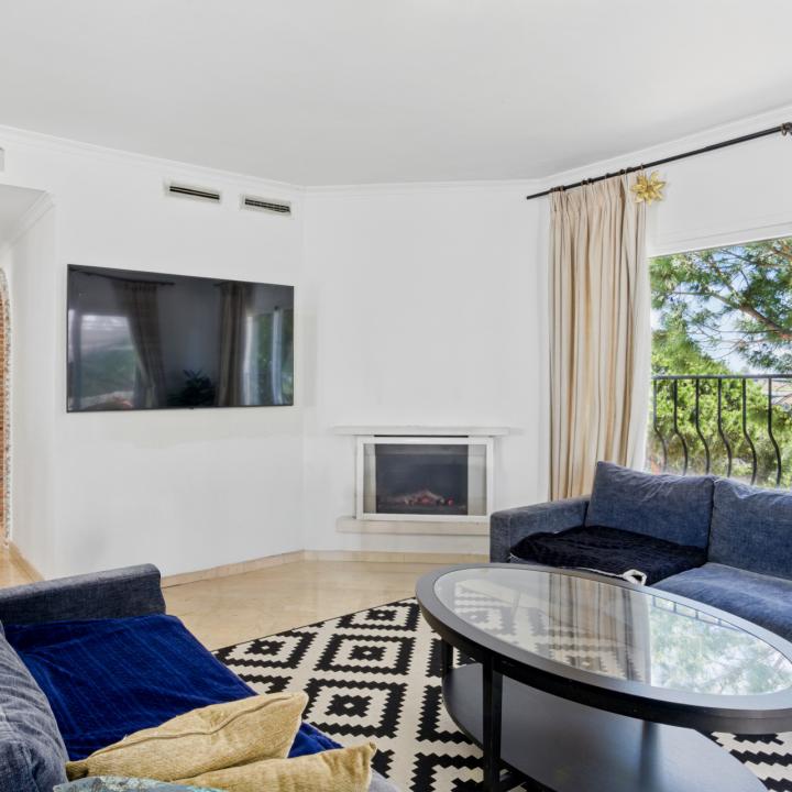 Spacious four-bedroom, duplex penthouse in the Los Pinos de Aloha complex, Nueva Andalucía, Marbella Picture 9