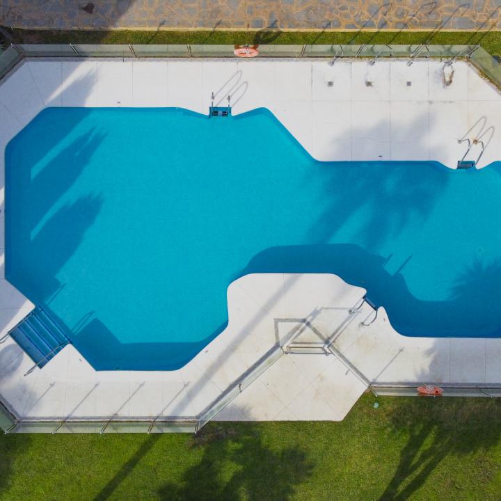 Beautifully reformed two bedroom apartment in the gated community of Jardines de Andalucía, Nueva Andalucia Picture 12