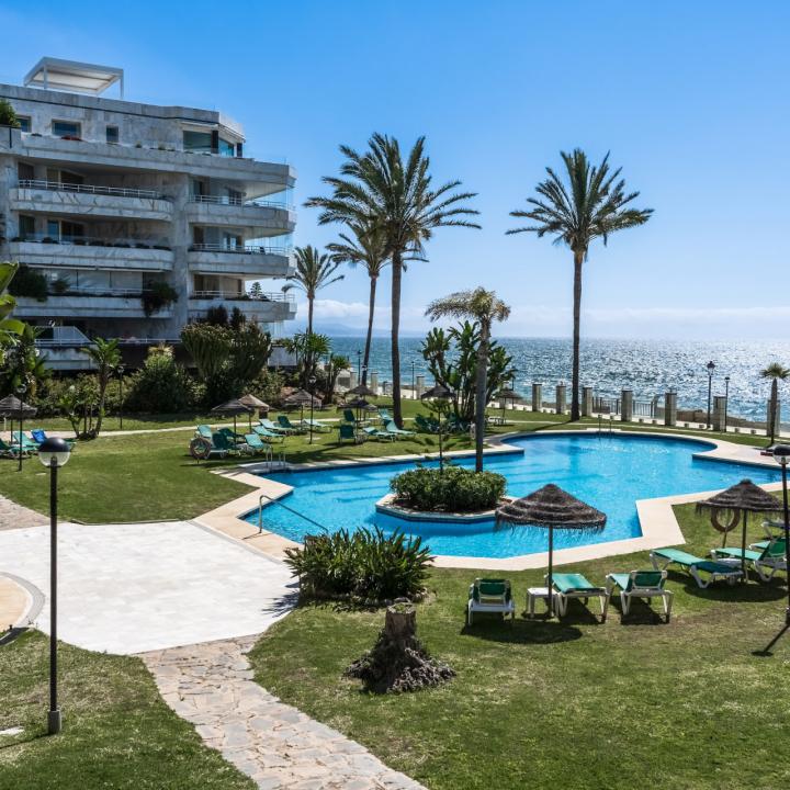 Impressive two bedroom, south west facing apartment in the beachfront community Playa Esmeralda Picture 14