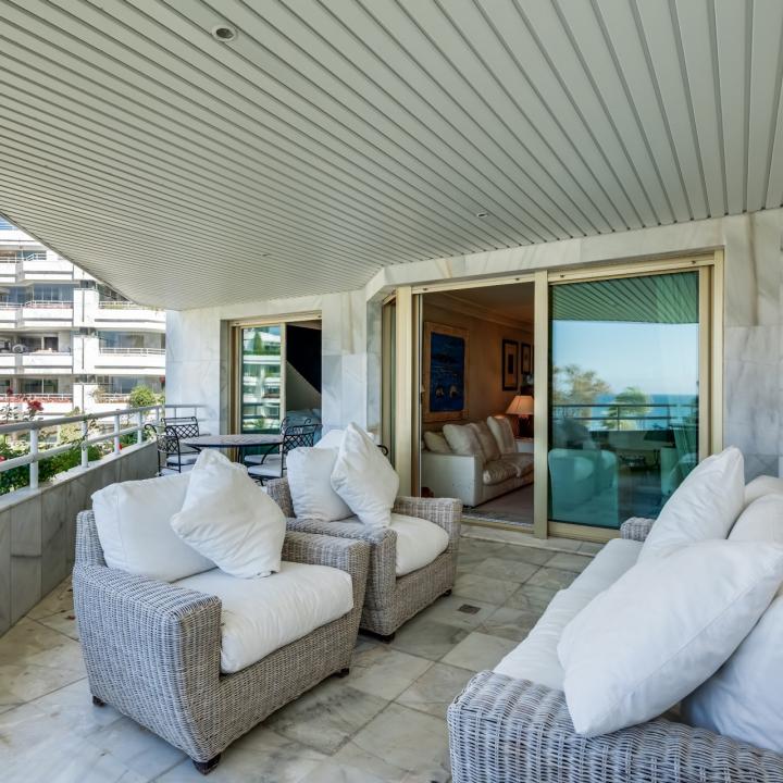 Impressive two bedroom, south west facing apartment in the beachfront community Playa Esmeralda Picture 15