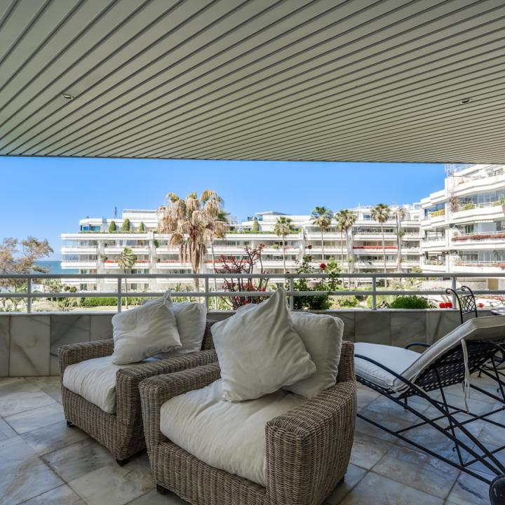 Impressive two bedroom, south west facing apartment in the beachfront community Playa Esmeralda Picture 17