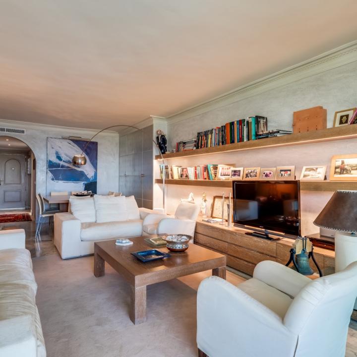 Impressive two bedroom, south west facing apartment in the beachfront community Playa Esmeralda Picture 18