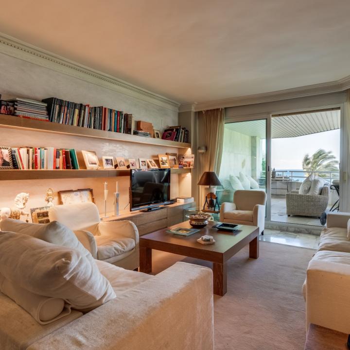 Impressive two bedroom, south west facing apartment in the beachfront community Playa Esmeralda Picture 1