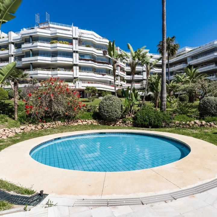 Impressive two bedroom, south west facing apartment in the beachfront community Playa Esmeralda Picture 19