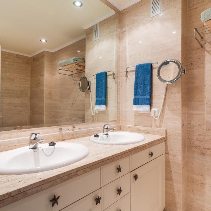 Impressive two bedroom, south west facing apartment in the beachfront community Playa Esmeralda Picture 23