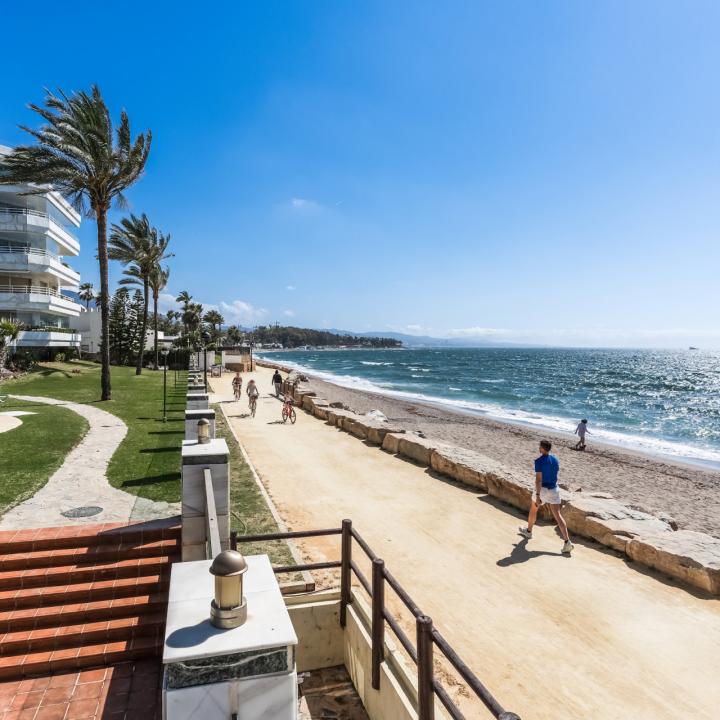 Impressive two bedroom, south west facing apartment in the beachfront community Playa Esmeralda Picture 26