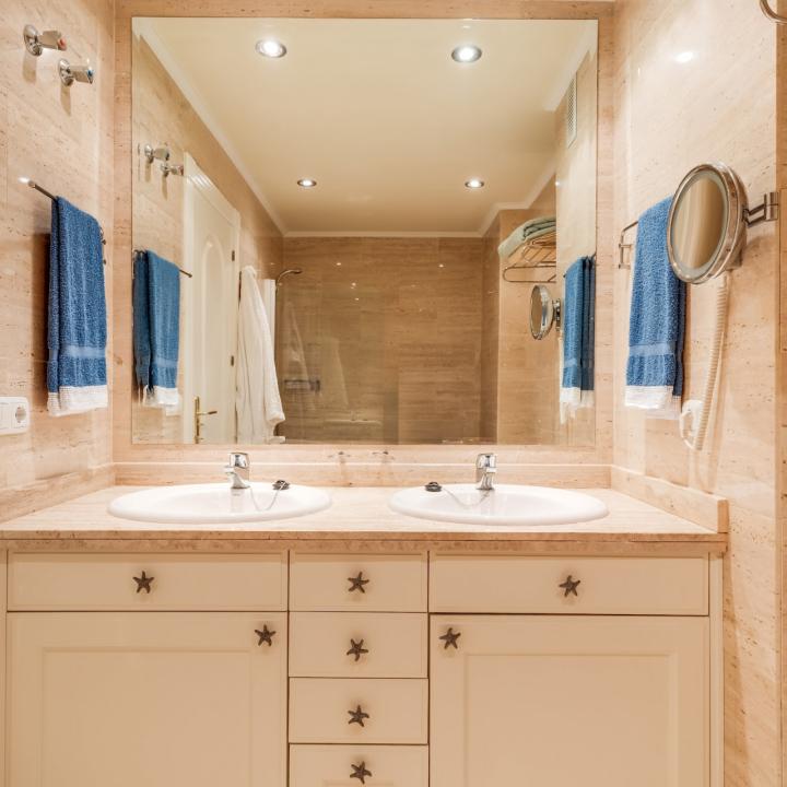 Impressive two bedroom, south west facing apartment in the beachfront community Playa Esmeralda Picture 29