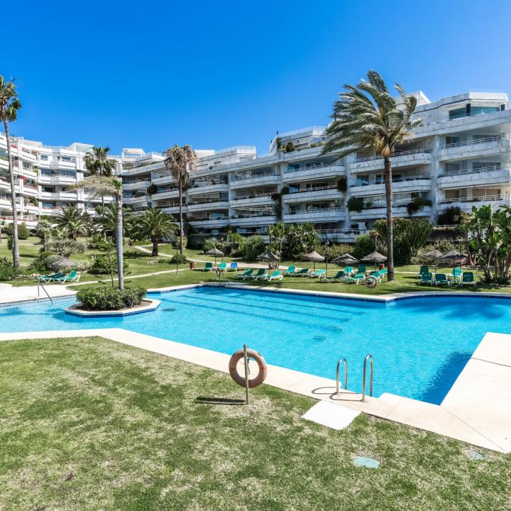 Impressive two bedroom, south west facing apartment in the beachfront community Playa Esmeralda Picture 30