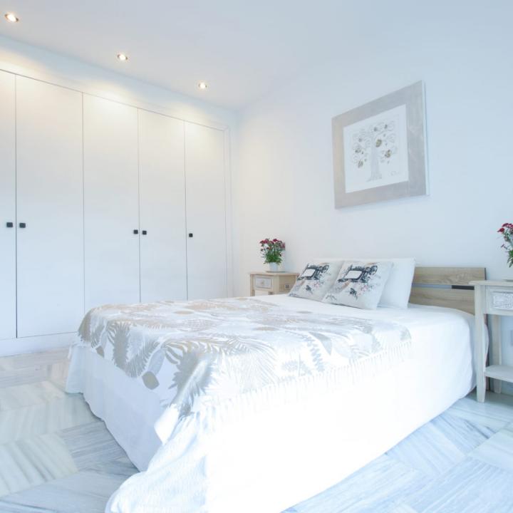 Spacious East-Facing Three-Bedroom Villa with Private Pool and Guest Apartment in Benahavís Picture 9