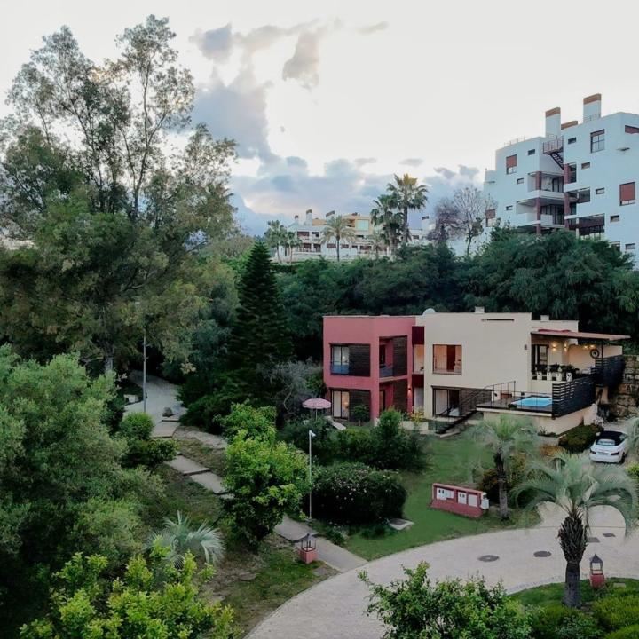 Spacious East-Facing Three-Bedroom Villa with Private Pool and Guest Apartment in Benahavís Picture 17