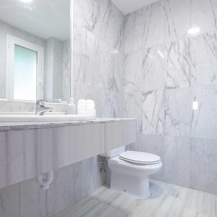 Spacious East-Facing Three-Bedroom Villa with Private Pool and Guest Apartment in Benahavís Picture 18