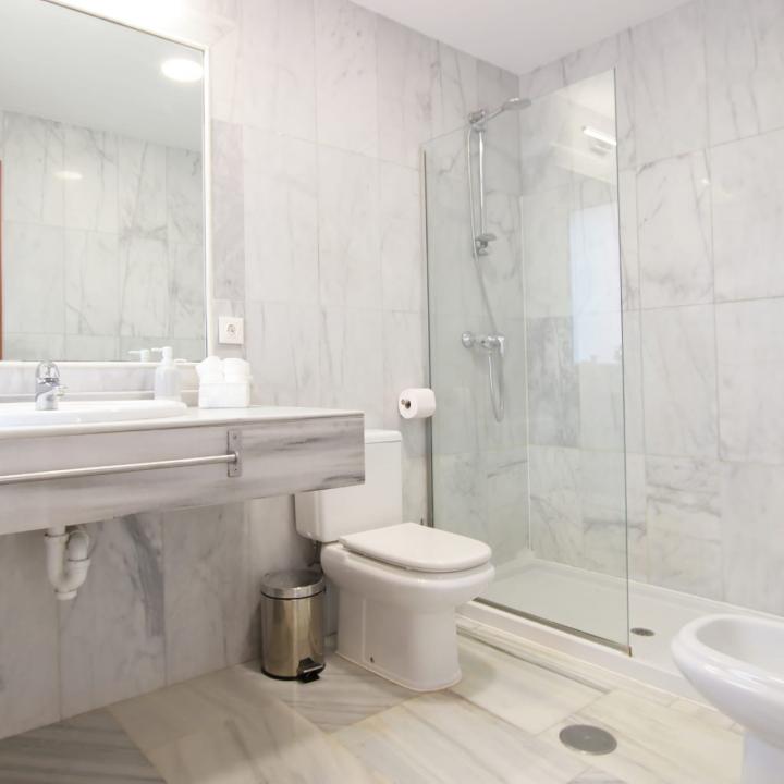 Spacious East-Facing Three-Bedroom Villa with Private Pool and Guest Apartment in Benahavís Picture 28