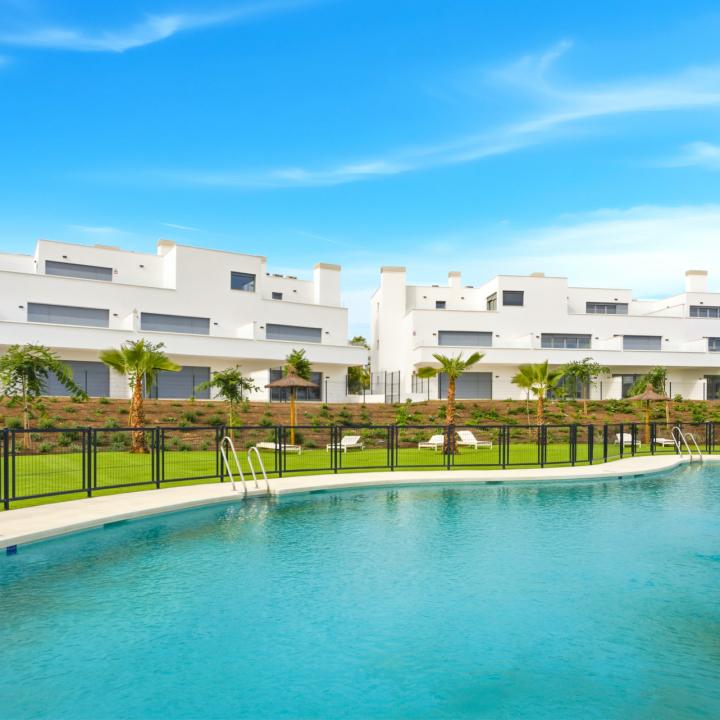 Stylish, southwest facing two bedroom apartment located in the sought-after gated community Acqua Gardens on the New Golden Mile, Estepona Picture 16