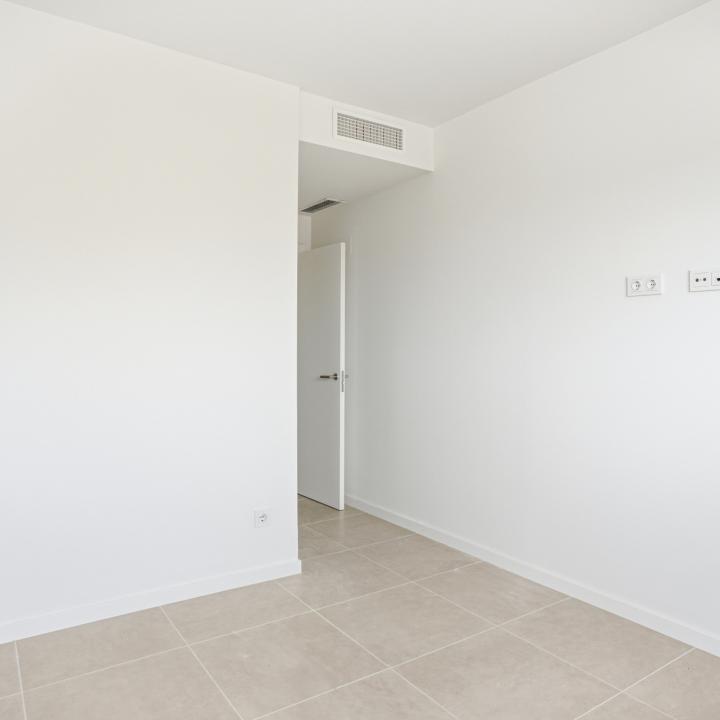 Stylish, southwest facing two bedroom apartment located in the sought-after gated community Acqua Gardens on the New Golden Mile, Estepona Picture 17
