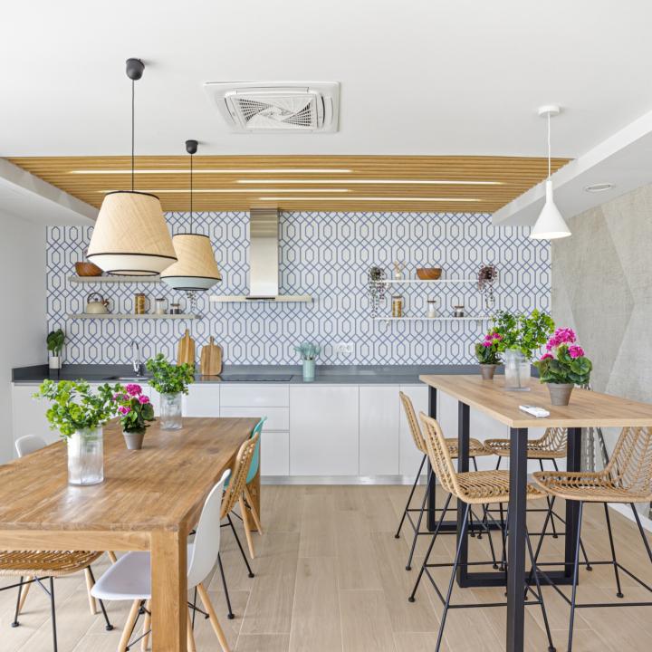 Stylish, southwest facing two bedroom apartment located in the sought-after gated community Acqua Gardens on the New Golden Mile, Estepona Picture 18