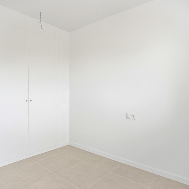 Stylish, southwest facing two bedroom apartment located in the sought-after gated community Acqua Gardens on the New Golden Mile, Estepona Picture 25