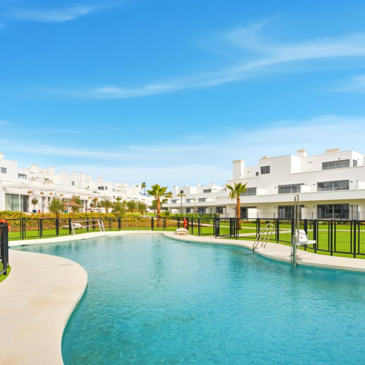 Stylish, southwest facing two bedroom apartment located in the sought-after gated community Acqua Gardens on the New Golden Mile, Estepona Picture 2