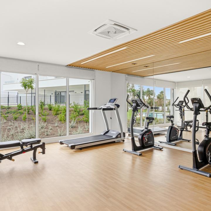 Stylish, southwest facing two bedroom apartment located in the sought-after gated community Acqua Gardens on the New Golden Mile, Estepona Picture 7