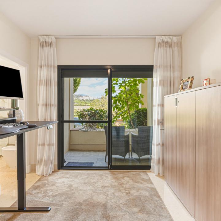 Spectacular two-bedroom, elevated ground-floor apartment in the prestigious gated community of Capanes del Golf, Benahavis Picture 24