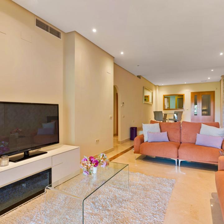 Spacious two bedroom apartment in Las Mimosas – an exclusive gated community located within walking distance of Puerto Banús Picture 12