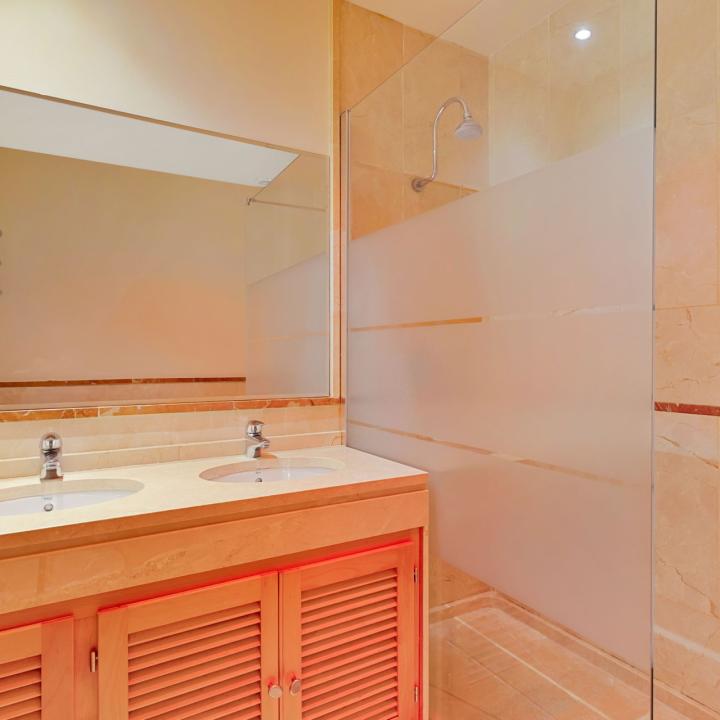 Spacious two bedroom apartment in Las Mimosas – an exclusive gated community located within walking distance of Puerto Banús Picture 18