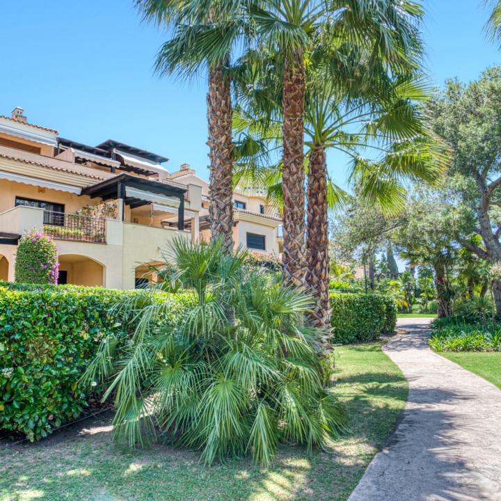 Spacious two bedroom apartment in Las Mimosas – an exclusive gated community located within walking distance of Puerto Banús Picture 20