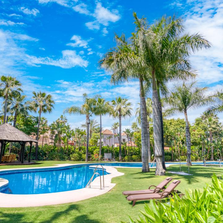 Spacious two bedroom apartment in Las Mimosas – an exclusive gated community located within walking distance of Puerto Banús Picture 5