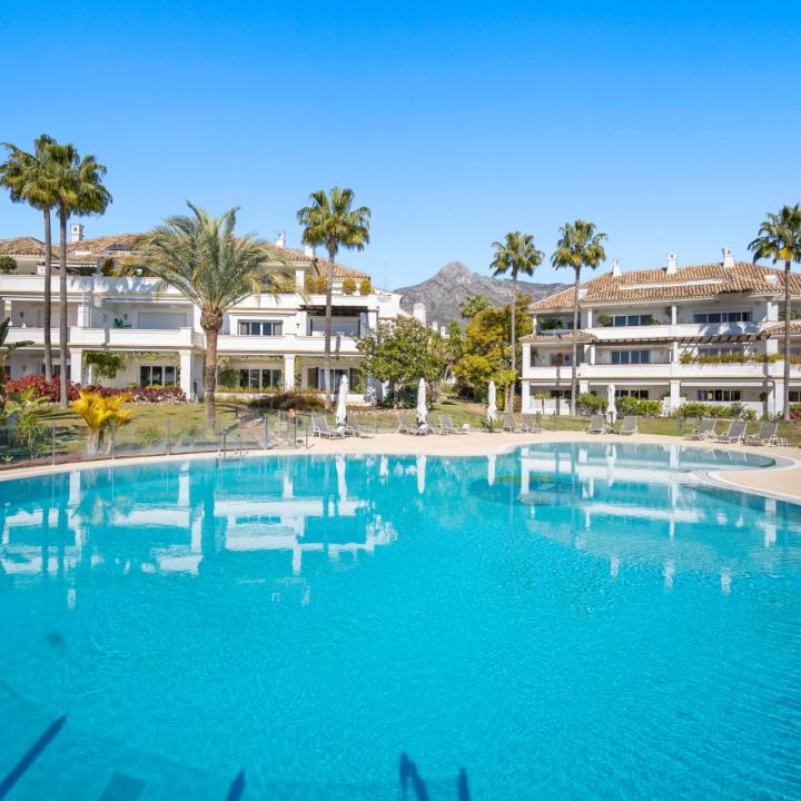 Excellent three bedroom, south facing first floor apartment in the prestigious and gated community Monte Parasio Picture