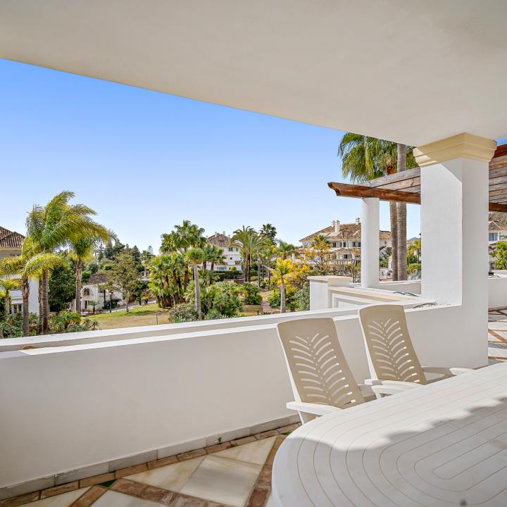 Excellent three bedroom, south facing first floor apartment in the prestigious and gated community Monte Parasio Picture 9