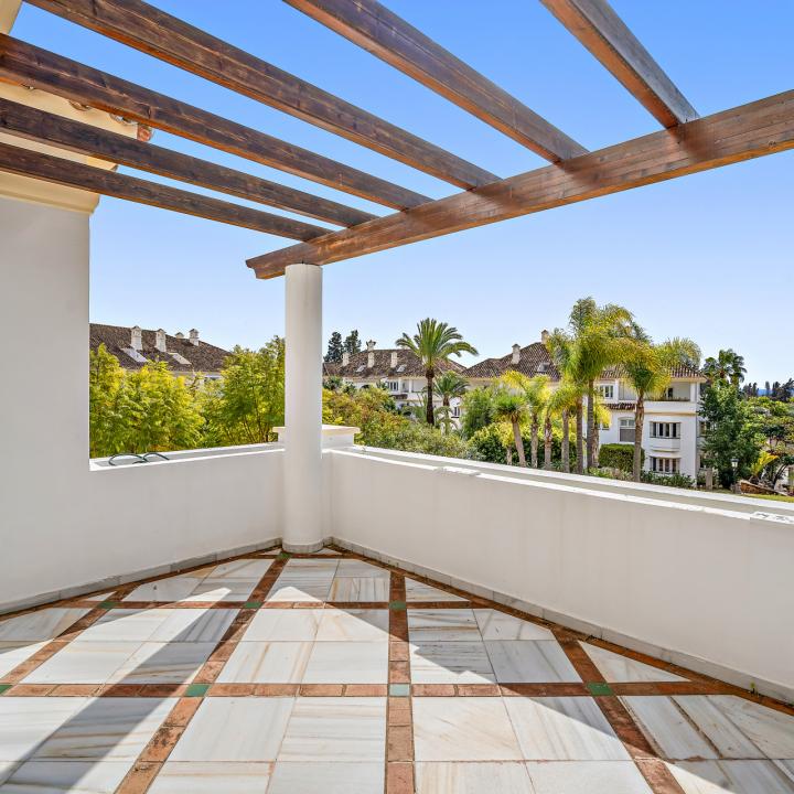 Excellent three bedroom, south facing first floor apartment in the prestigious and gated community Monte Parasio Picture 14