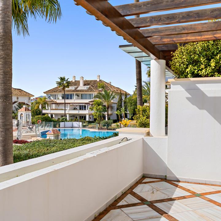 Excellent three bedroom, south facing first floor apartment in the prestigious and gated community Monte Parasio Picture 20