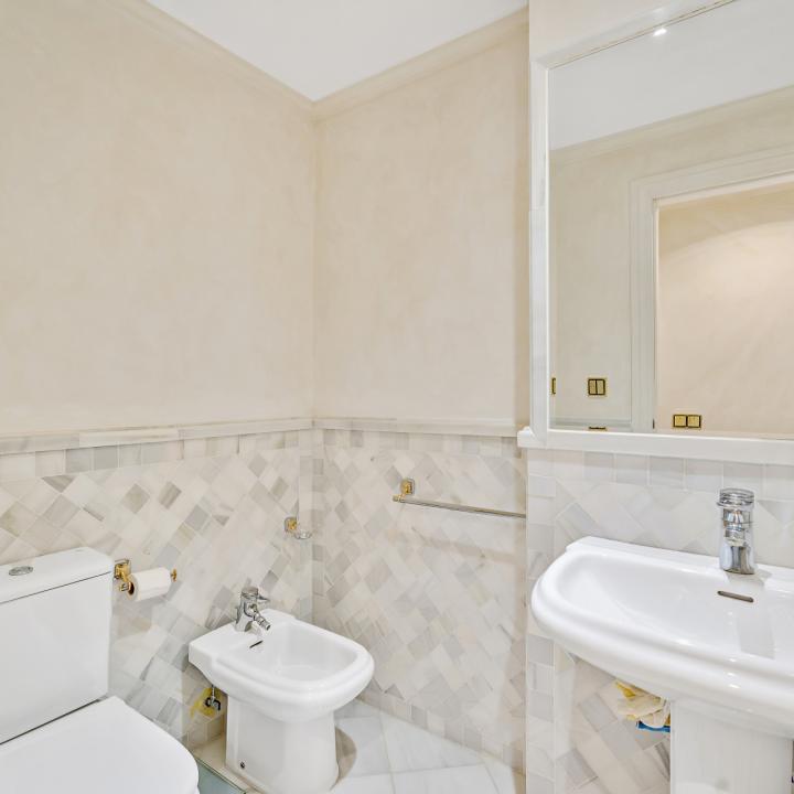 Excellent three bedroom, south facing first floor apartment in the prestigious and gated community Monte Parasio Picture 27