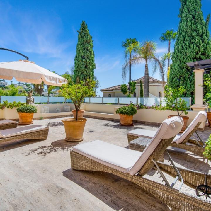 Impressive four bedroom, south east facing Villa located in the exclusive gated community of Reserva de la Quinta Picture 21