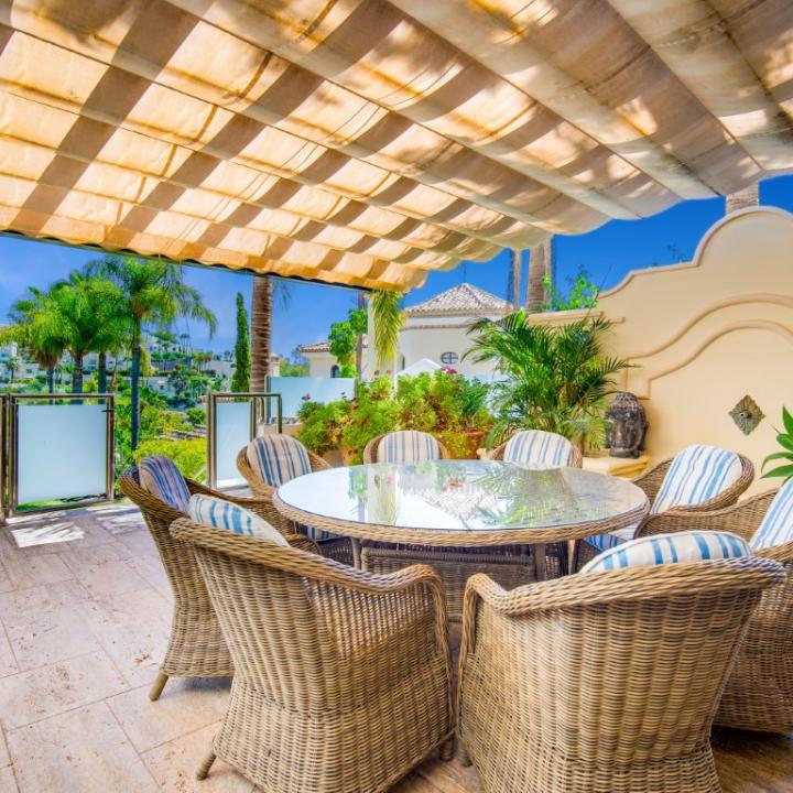 Impressive four bedroom, south east facing Villa located in the exclusive gated community of Reserva de la Quinta Picture 35