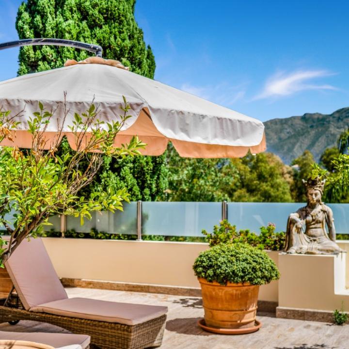 Impressive four bedroom, south east facing Villa located in the exclusive gated community of Reserva de la Quinta Picture 41
