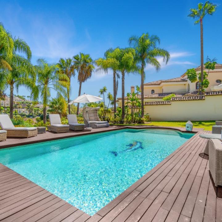 Impressive four bedroom, south east facing Villa located in the exclusive gated community of Reserva de la Quinta Picture 44