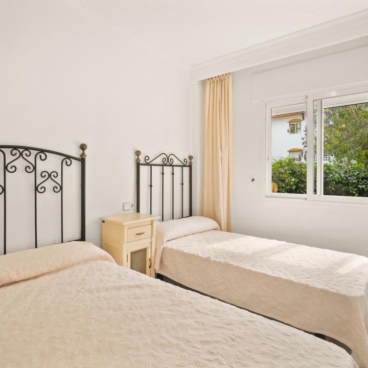 Wonderful three bedroom, ground floor apartment in the gated community of La Dama De Noche, Marbella Picture 10