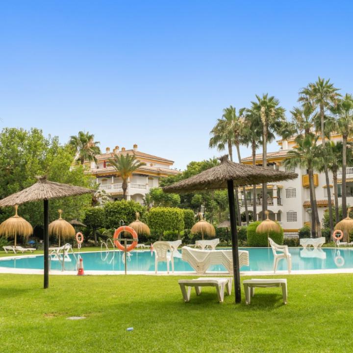 Wonderful three bedroom, ground floor apartment in the gated community of La Dama De Noche, Marbella Picture 11