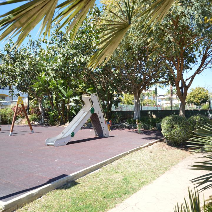 Wonderful three bedroom, ground floor apartment in the gated community of La Dama De Noche, Marbella Picture 12