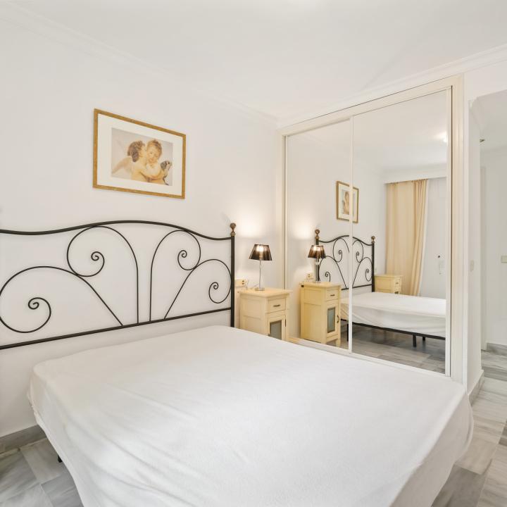 Wonderful three bedroom, ground floor apartment in the gated community of La Dama De Noche, Marbella Picture 16
