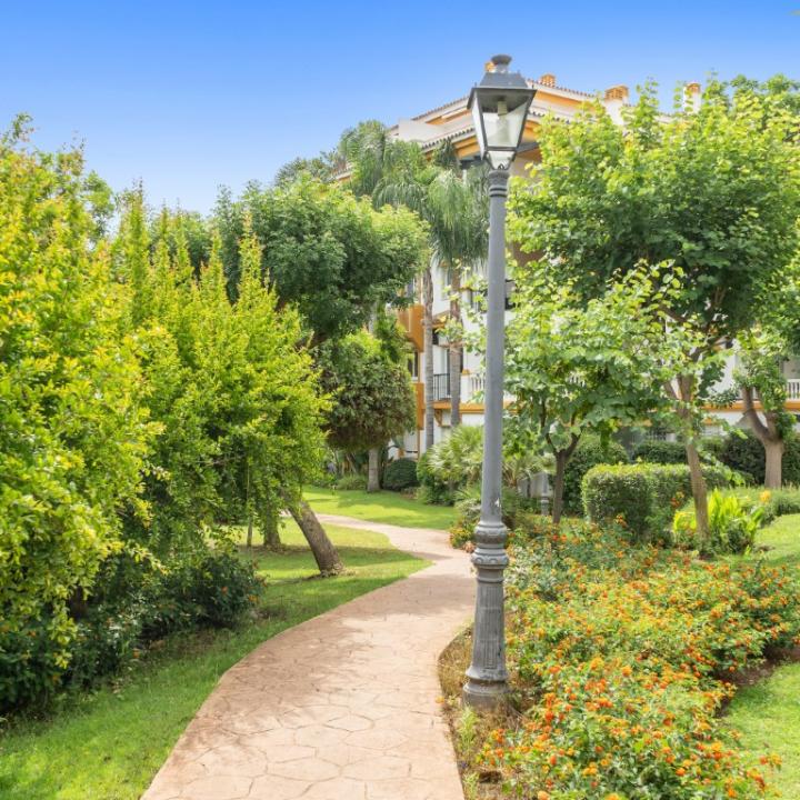 Wonderful three bedroom, ground floor apartment in the gated community of La Dama De Noche, Marbella Picture 19