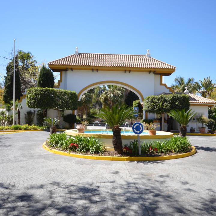 Wonderful three bedroom, ground floor apartment in the gated community of La Dama De Noche, Marbella Picture 26