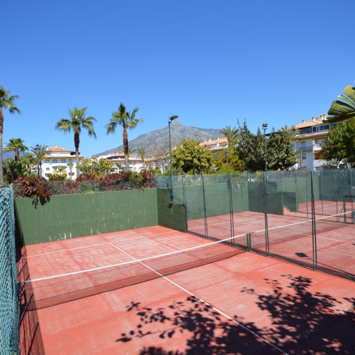 Wonderful three bedroom, ground floor apartment in the gated community of La Dama De Noche, Marbella Picture 5