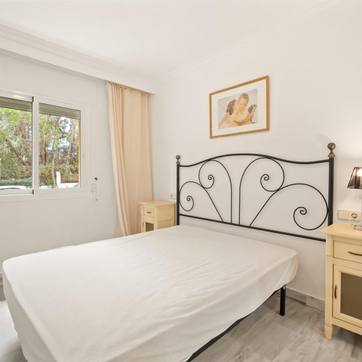 Wonderful three bedroom, ground floor apartment in the gated community of La Dama De Noche, Marbella Picture 6