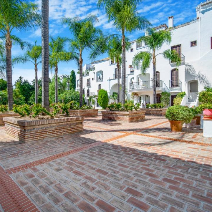 Wonderful three bedroom ground floor apartment in the exceptional gated community of Señorio de Marbella Picture 11