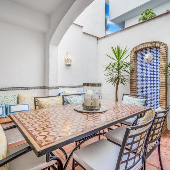 Wonderful three bedroom ground floor apartment in the exceptional gated community of Señorio de Marbella Picture 2